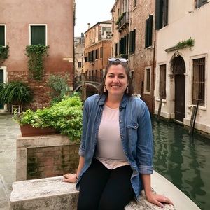 Meet your Posher, Lena